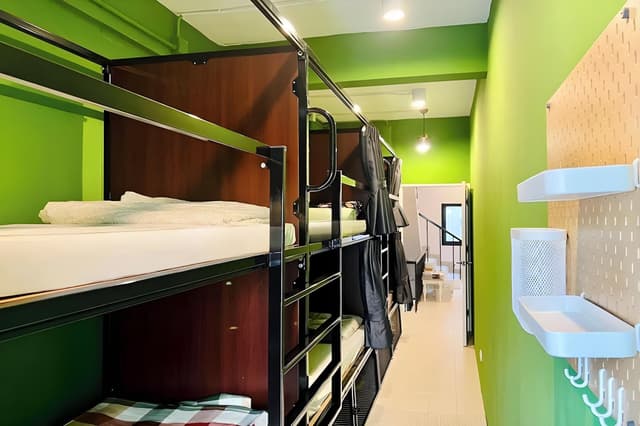 Dormitory room-Mixed (6 bed)