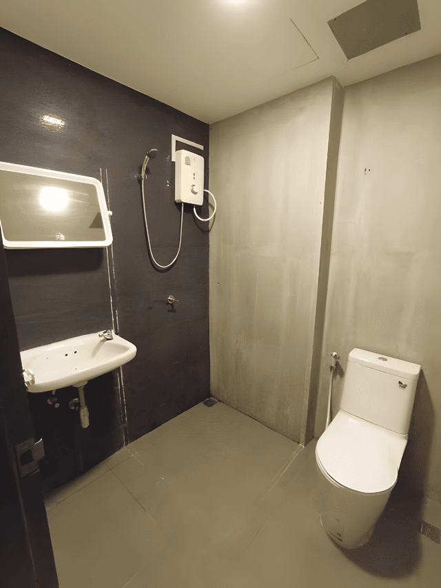 No Window - Standard King Room