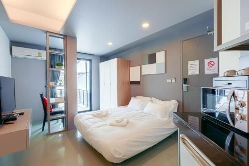 24 ฮิลส์ โฮเทล (24 Hills Hotel)0