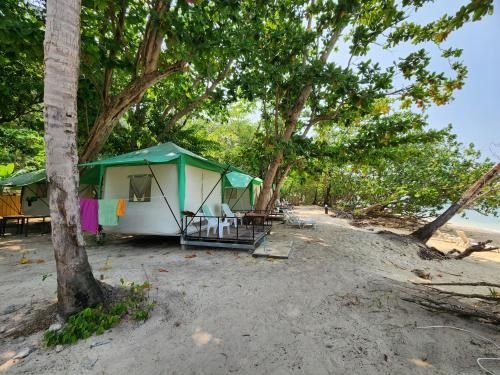 เกาะไหง แคมปิ้ง เรสเทอรองต์ (Koh Ngai Camping Restaurant)3