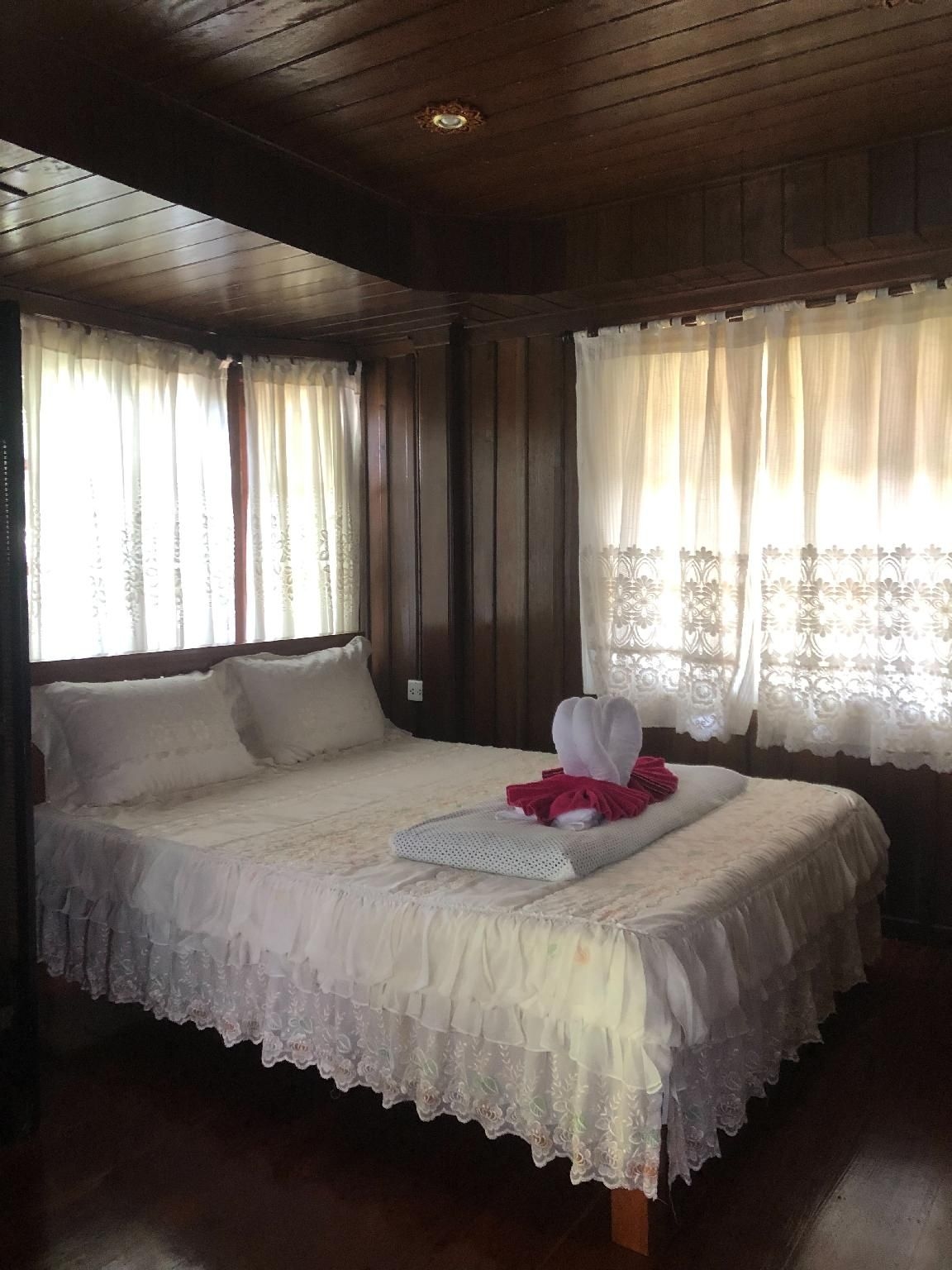 คูลแคทเฮาส์ รีสอร์ต (Cool Cat House Resort)1