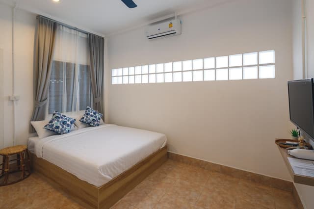 Double Room with shared bathroom room