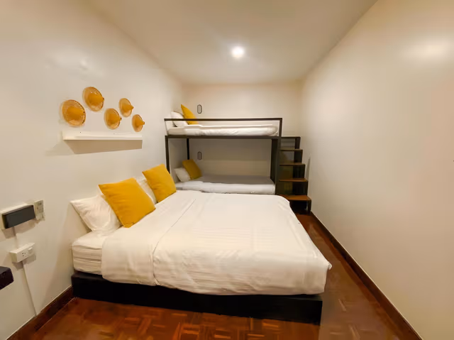 Deluxe Family Room