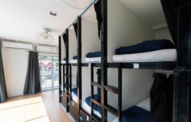 Bed in 10 Bed Mixed AC Dormitory Room with Ensuite Bathroom