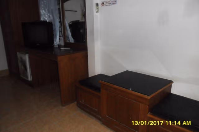Standard - (2 Single Beds)