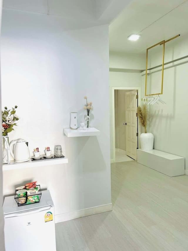 Basic Single Room, Patio