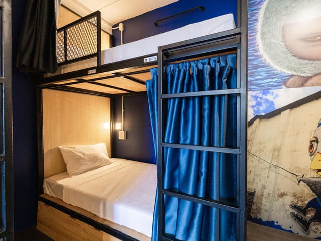Female Only Dormitory Room with Futon