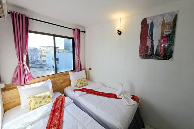 Standard Twin Room