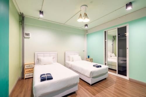 ควีน ออน สตรีท เกสต์ เฮ้าส์ (Queen On Street Guest House)0