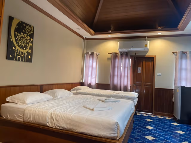 Deluxe Twin Room Type A
