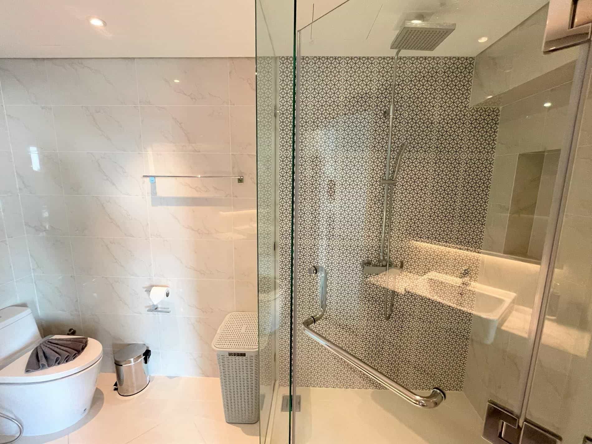 Best location in Laguna-modern apartment at Cassia Best location in Laguna-modern apartment at Cassia