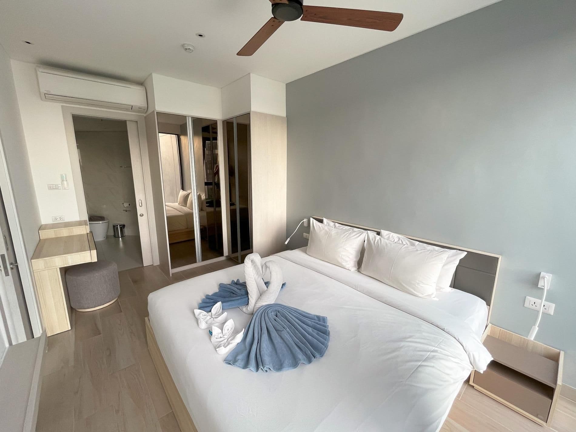 Best location in Laguna-modern apartment at Cassia Best location in Laguna-modern apartment at Cassia