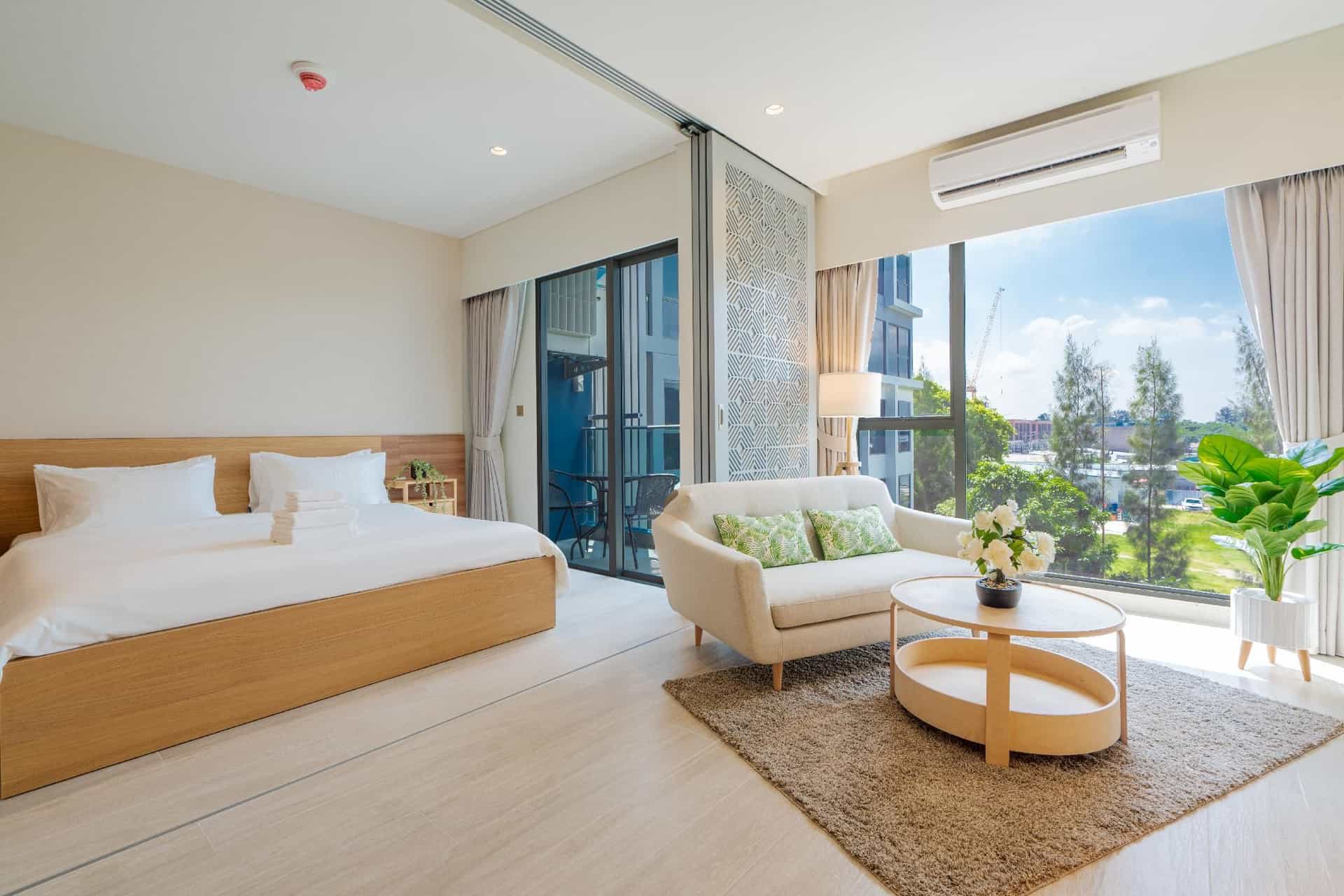 Cozy apartments with lake views in Laguna Cozy apartments with lake views in Laguna