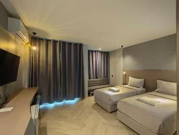 Deluxe Twin Room with Pool Access