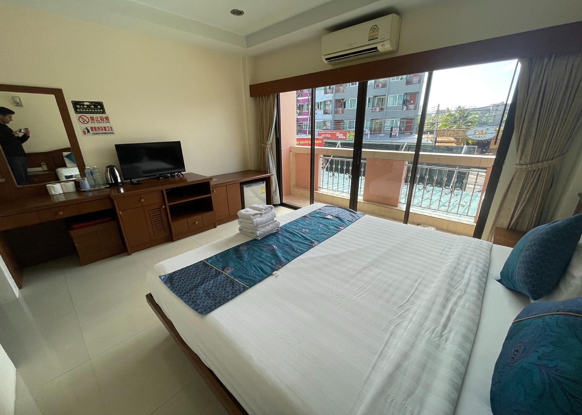 วัน เวิลด์ วัน โฮม ป่าตอง 1 (One World One Home Patong 1)2