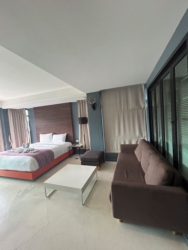 Deluxe Double with Bathtub