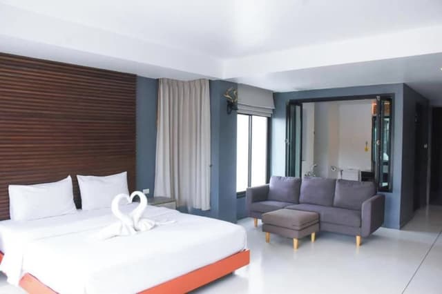 Deluxe Double with Bathtub