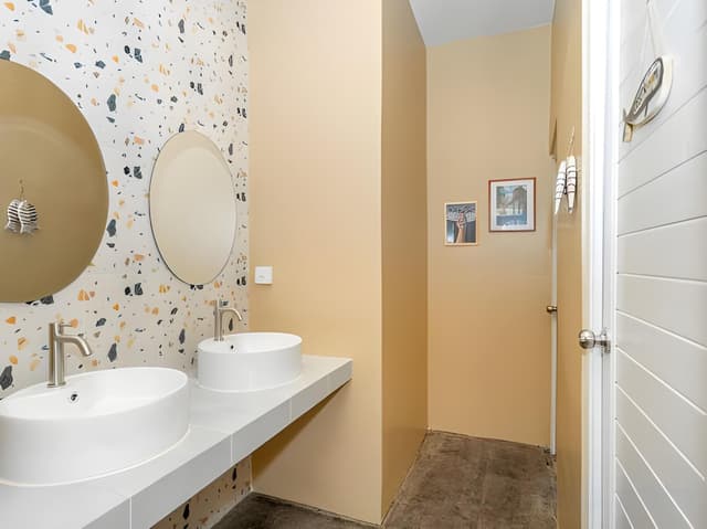 Private Budget 2-bed Room (Whole)