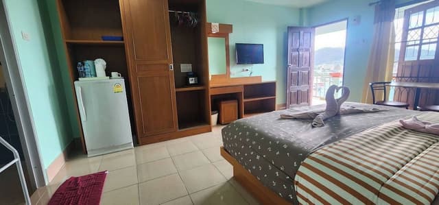 Standard Queen Room