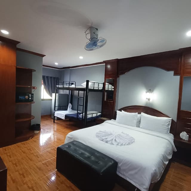 Deluxe Triple Rooms