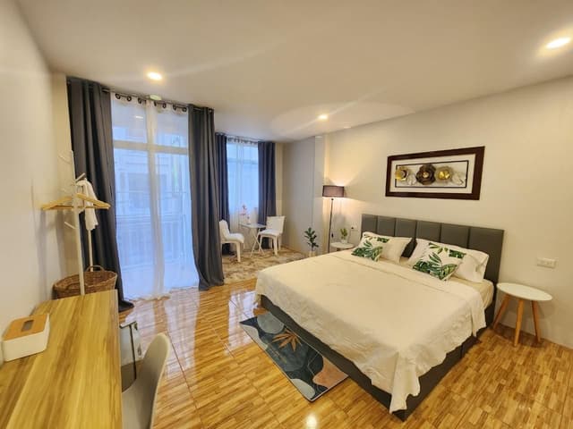 Studio Balcony Double Bed