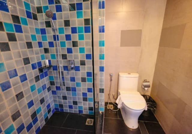 Twin Room with Private Bathroom