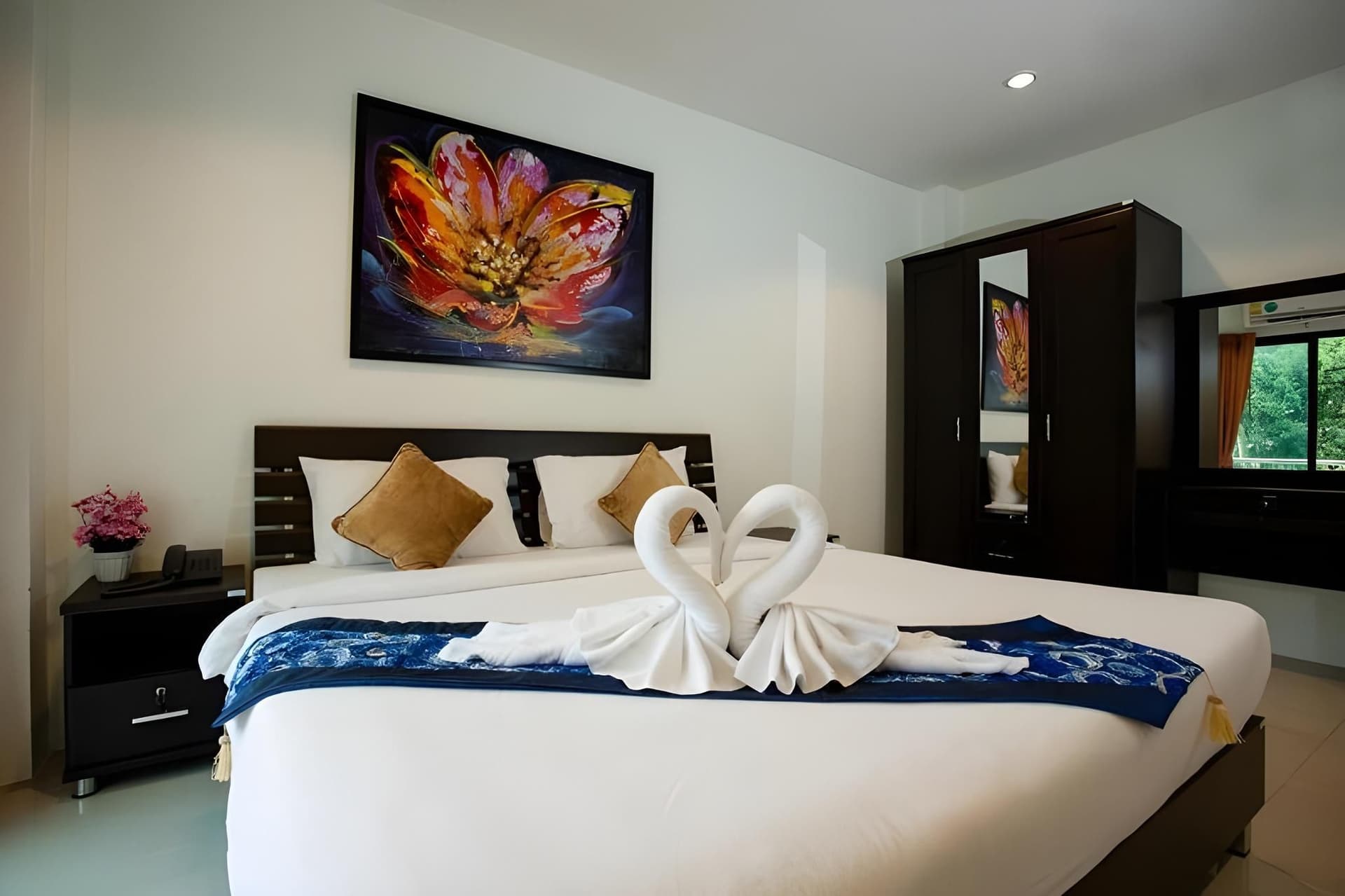 Royal Waves Hotel Royal Waves Hotel