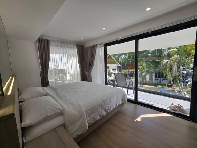 Standard Queen Room