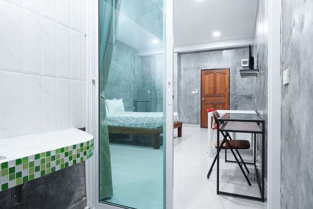 Standard Room, 1 Queen Bed