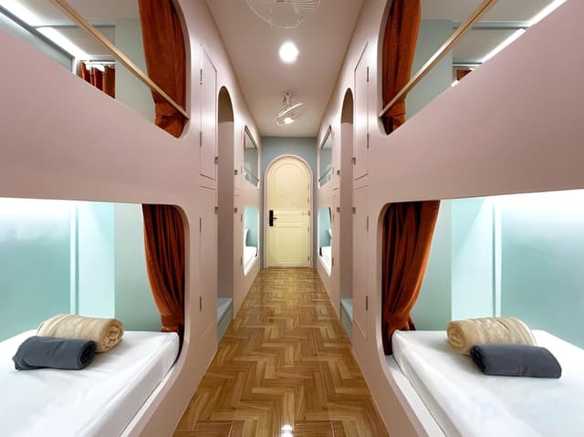 Single Bed In Mixed Dorm 8 Beds With Outdoor Pool