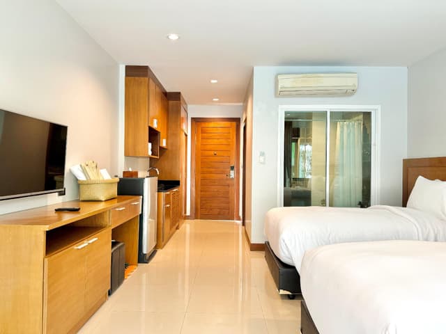 Deluxe Room Pool View