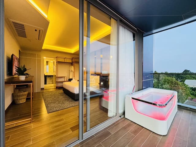 Premium Luxury Suite