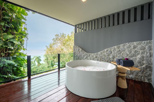 One Bedroom Jacuzzi Ocean Terrace
