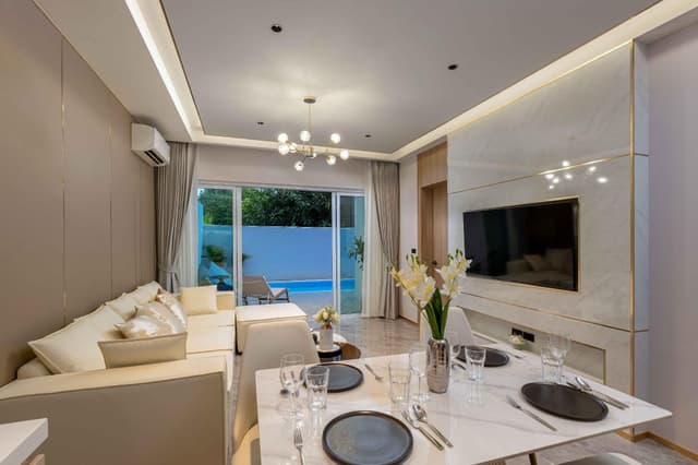 2 Bedroom Deluxe Pool View