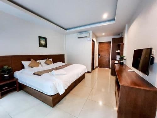 Deluxe Pool Access Room