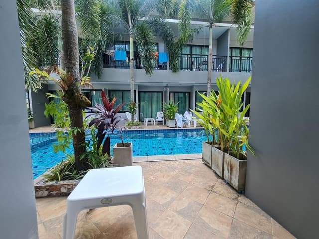 Deluxe Pool Access Room