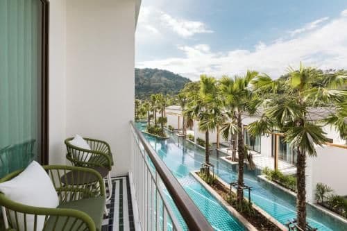 Superior Pool View