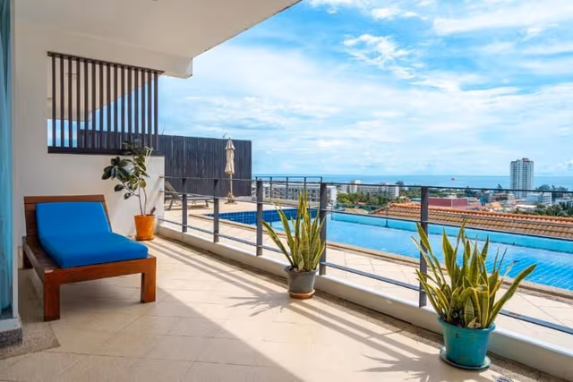 Two Bedroom Suite Seaview with pool access