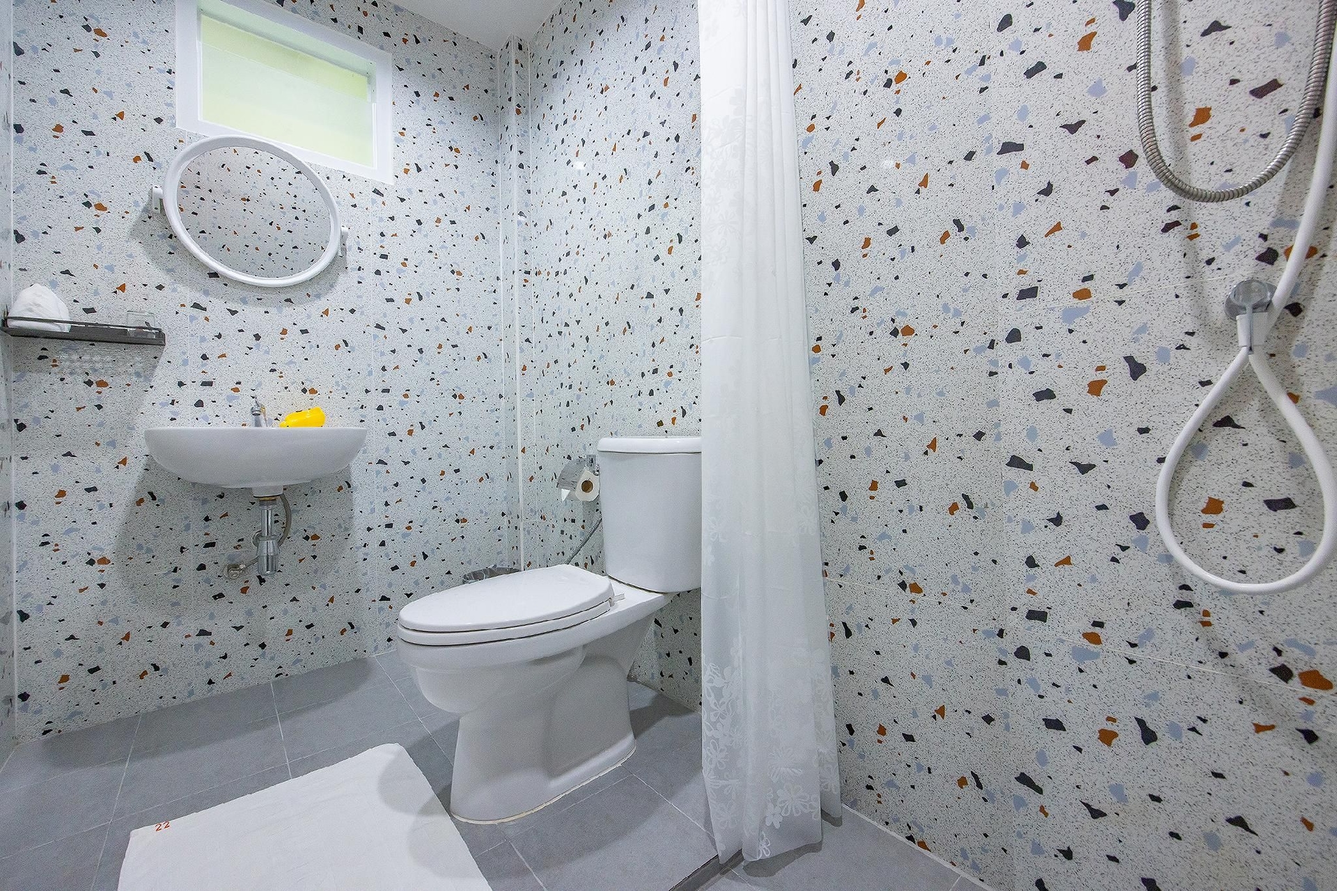 กะรอน โฮเทล แอท 22 (Karon Hotel at 22)2