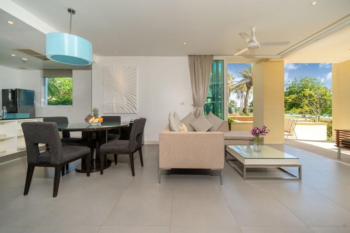 Karon Beachfront Apartment 703 Karon Beachfront Apartment 703