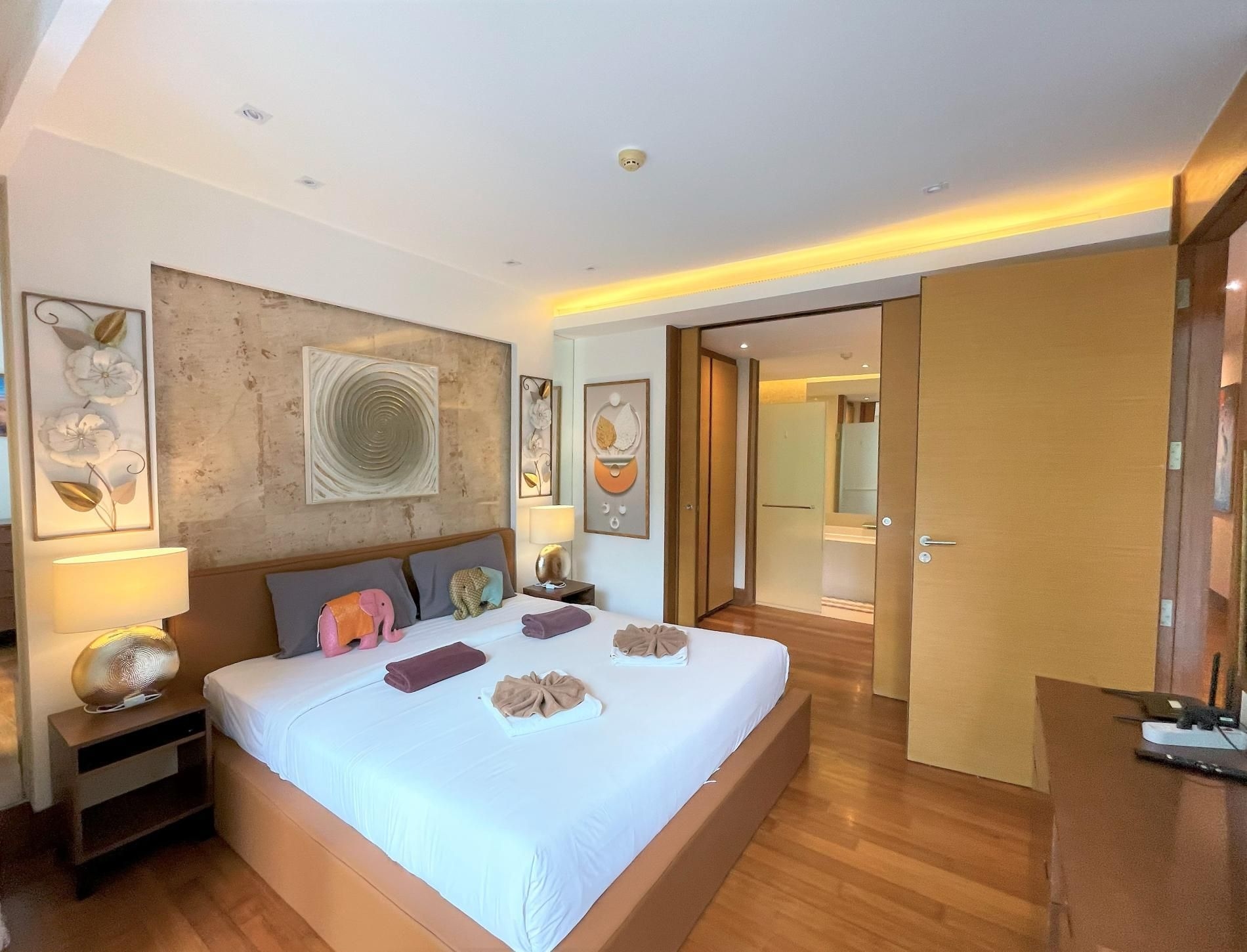 ไนธอน บีชฟรอนต์ อพาร์ตเมนต์ พูล จีม เรสตอรองต์ (Naithon beachfront apartment-pool, gym, restaurant)0