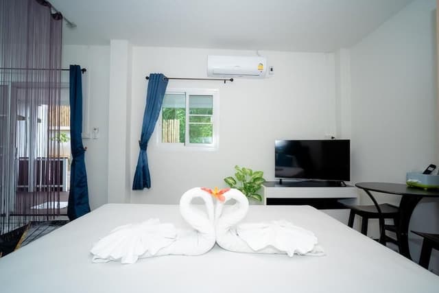 Superior Modern Room