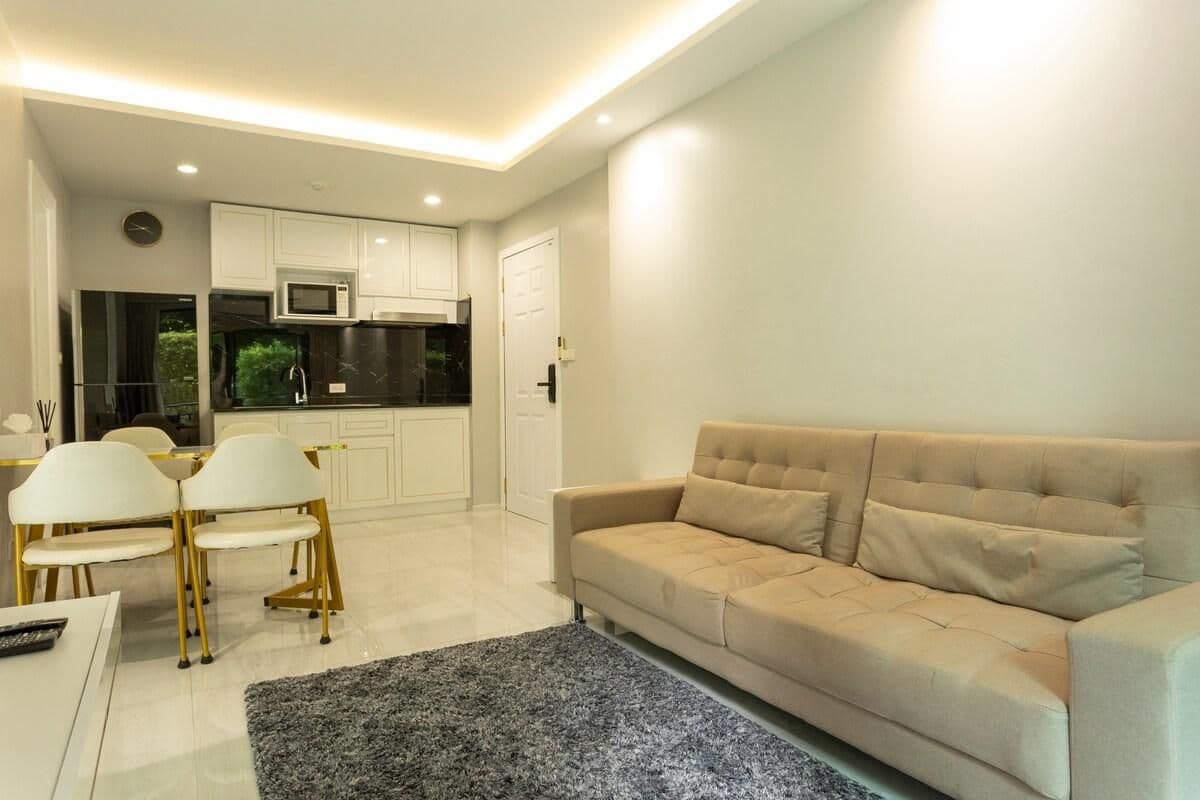 Great Location everything you need walking c124 Great Location everything you need walking c124