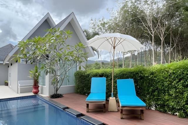 Family Suite Pool Access