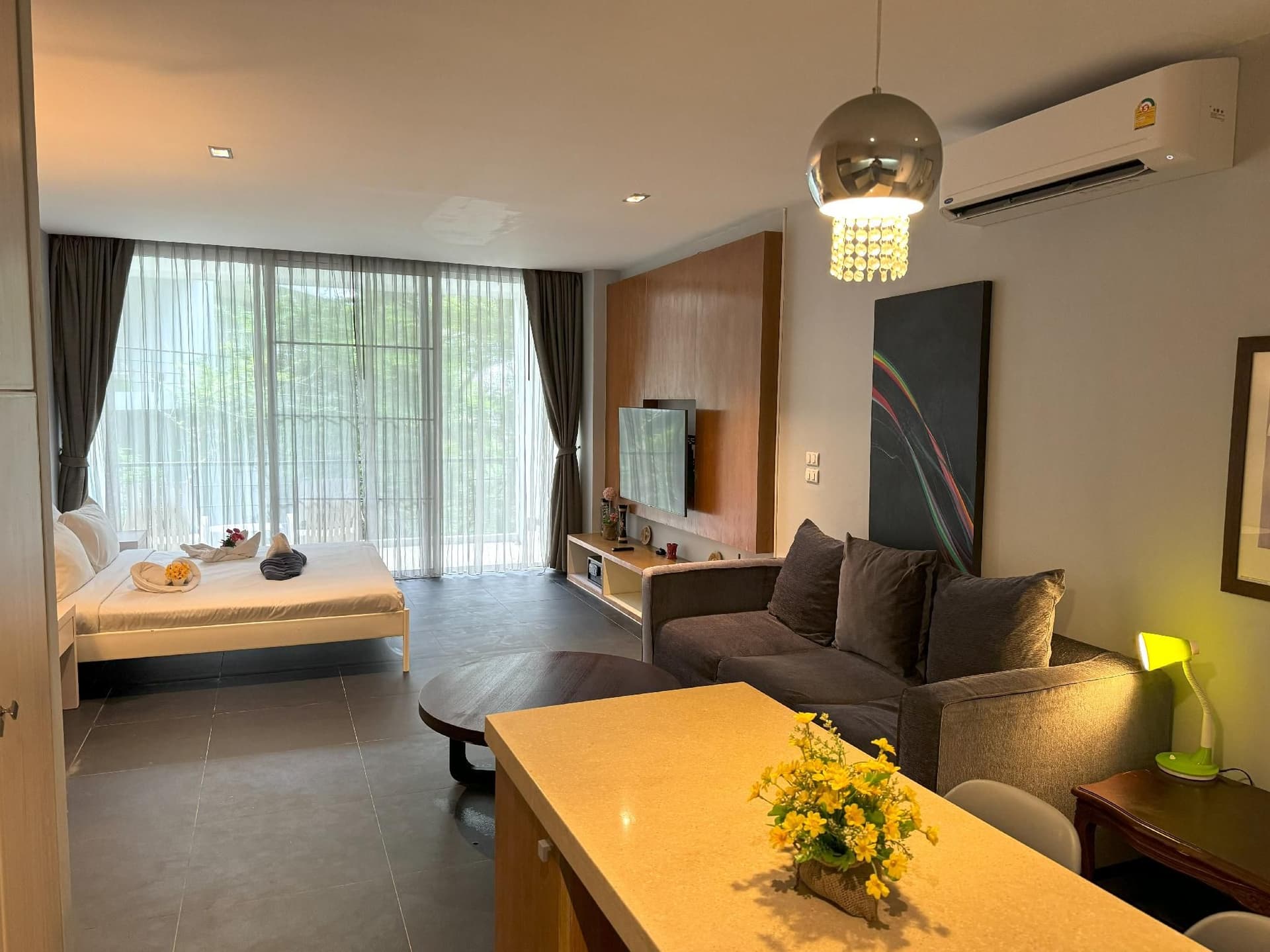 Bright apartment with forest views at Zen Space Bright apartment with forest views at Zen Space