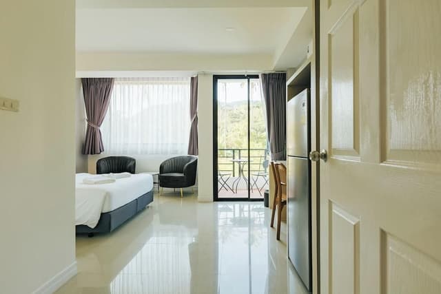 Standard Single Room, Hill View