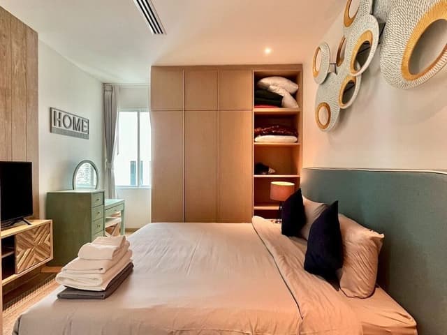 Luxury Apartment, 2 Bedrooms, Pool View, Mountainside