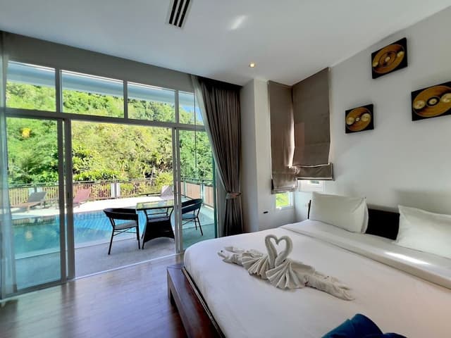 Luxury Apartment, 2 Bedrooms, Pool View, Mountainside