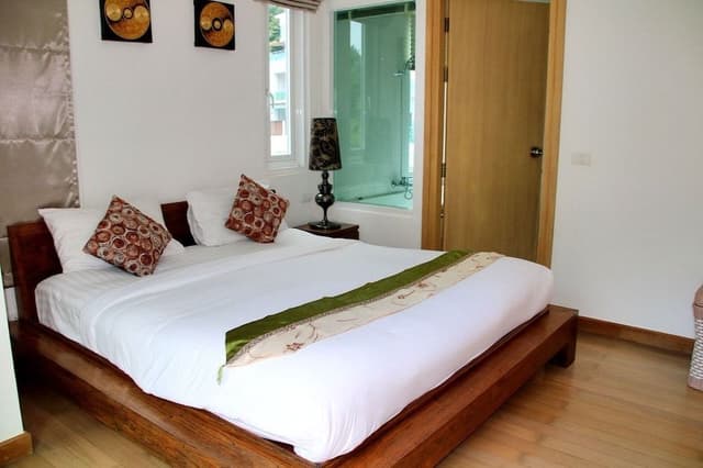 Luxury Apartment, 2 Bedrooms, Pool View, Mountainside