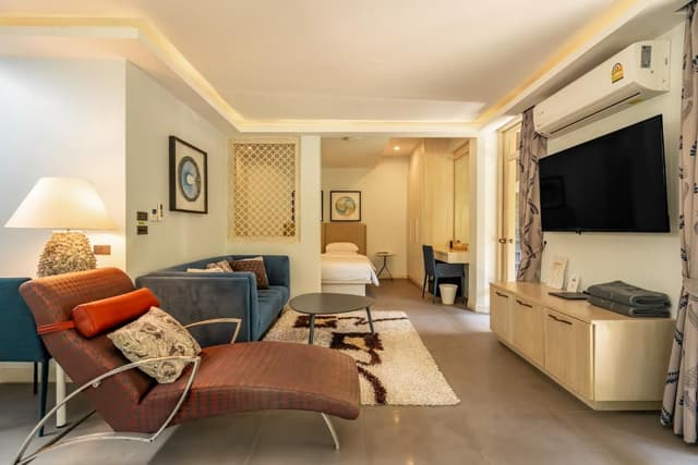 Garden Corner Suite